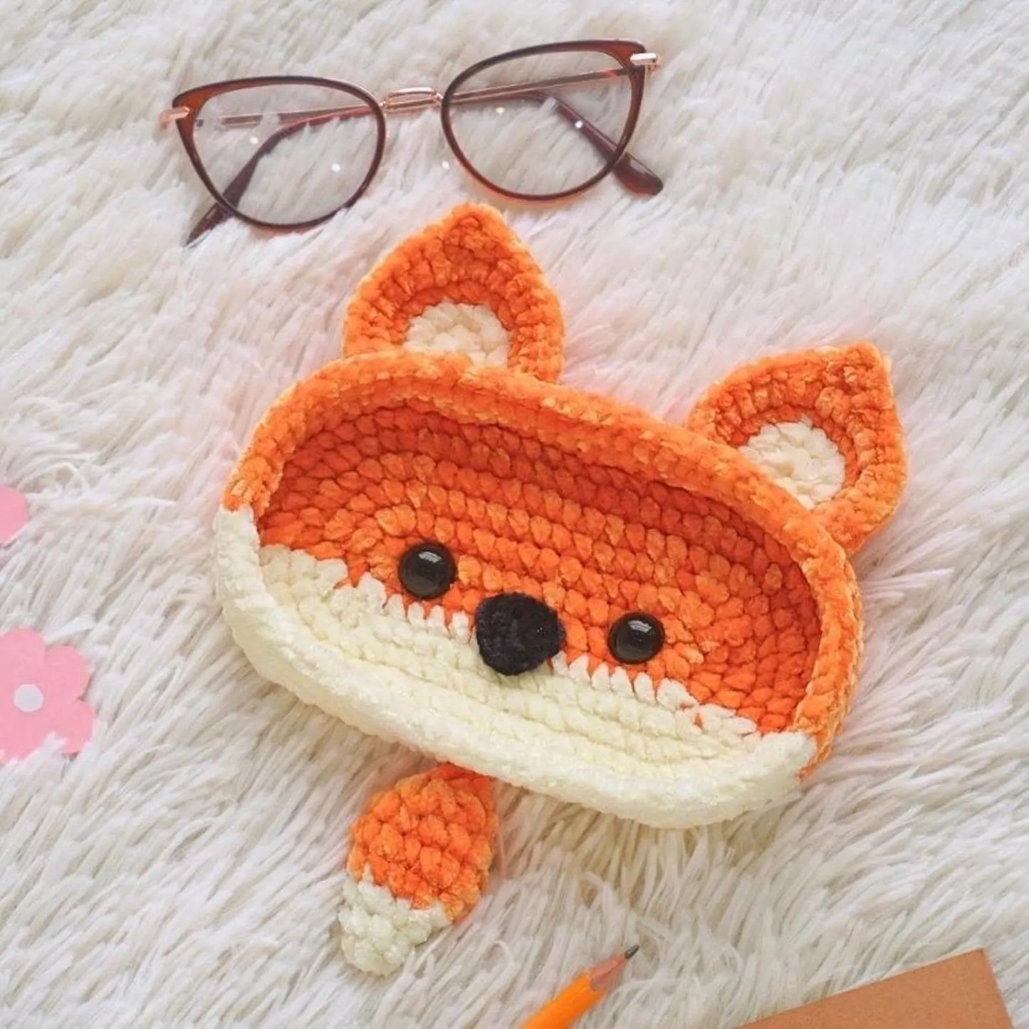 Sheep Eyeglasses Holder Crochet Pattern - Stitchora